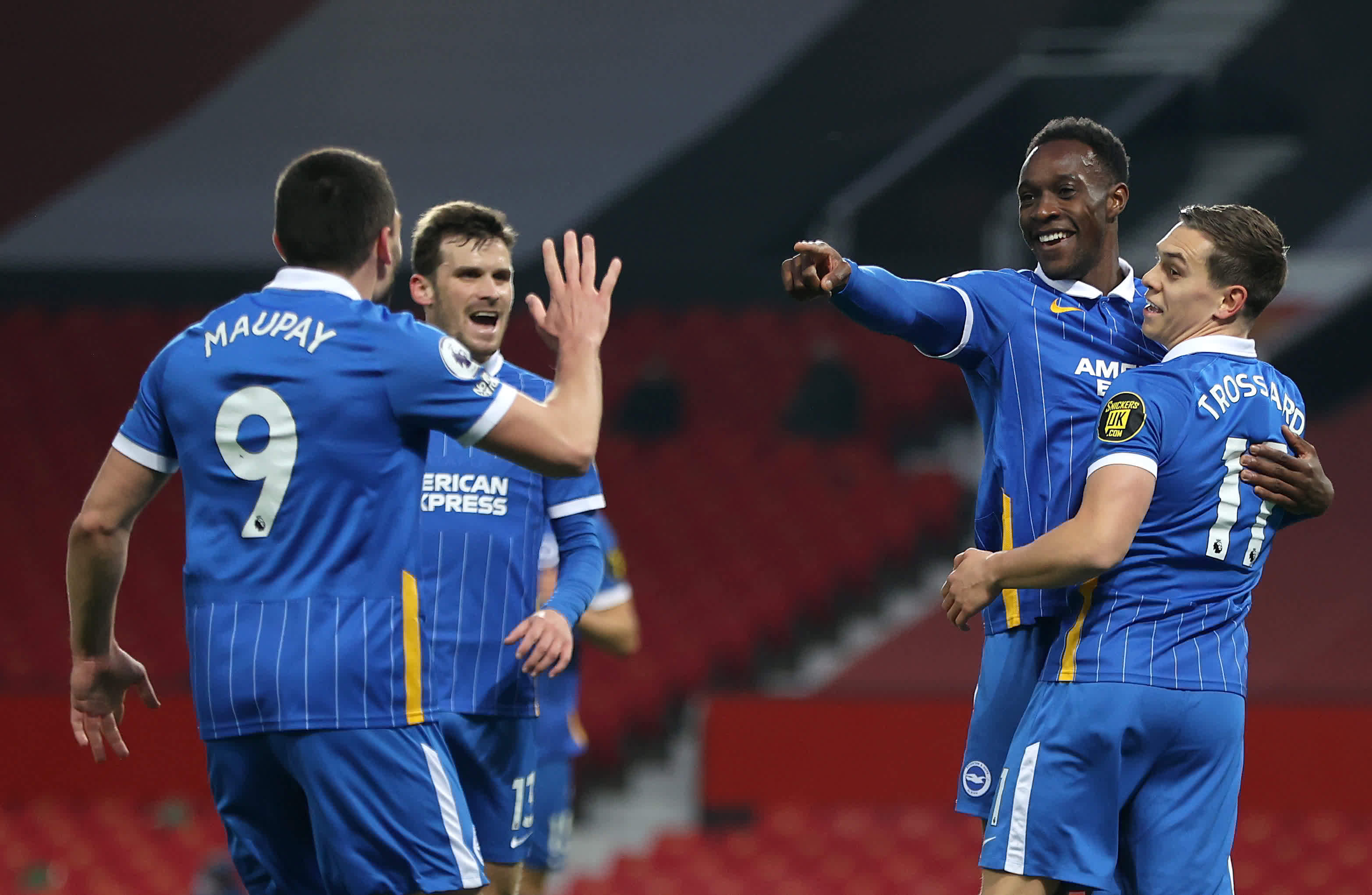 他们不仅脚 他们不仅脚