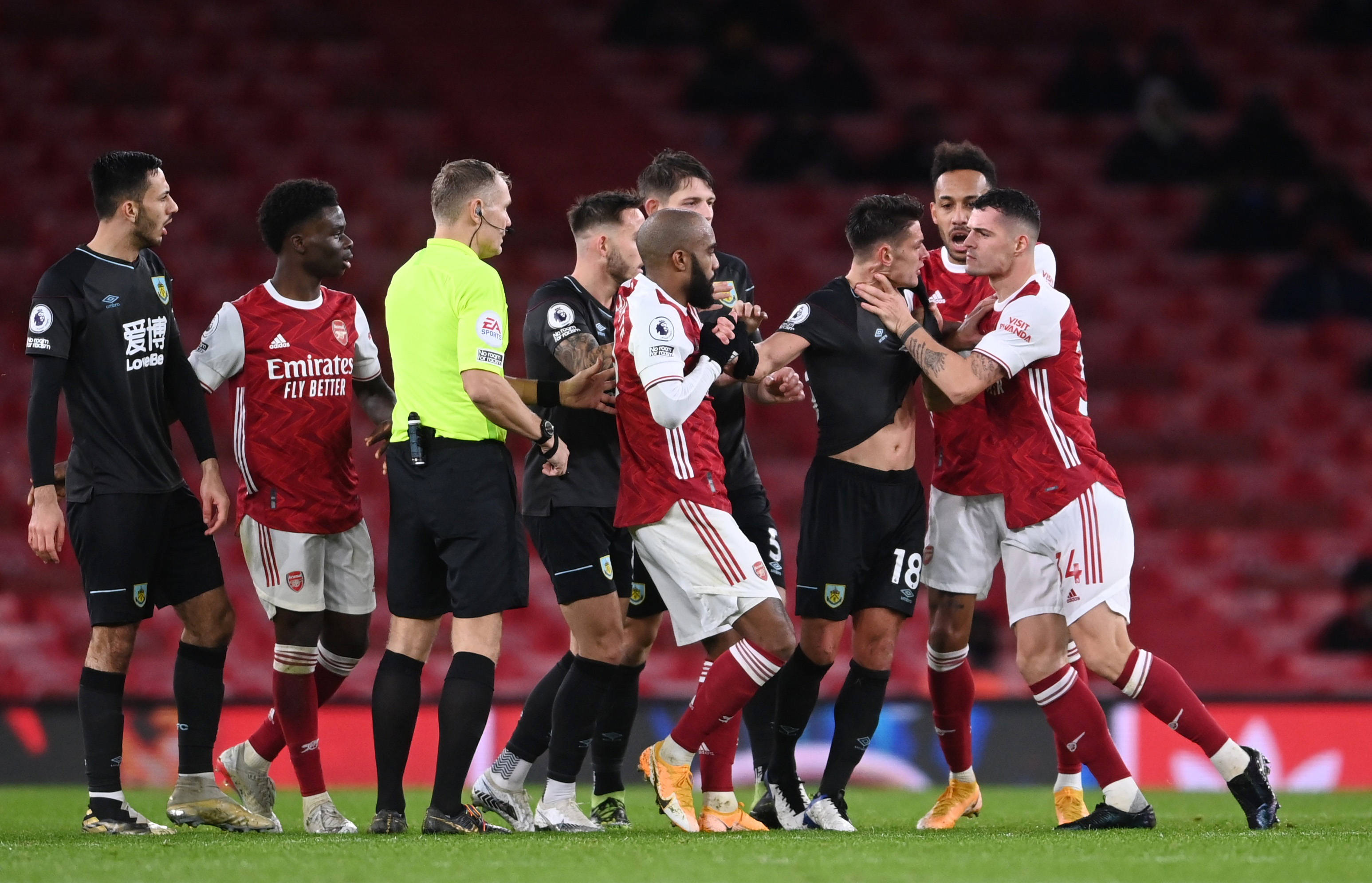 地反映了足 地反映了足